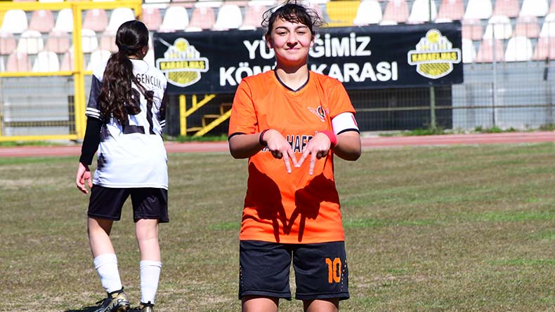 Gol Kraliçesi Meyra Ferik