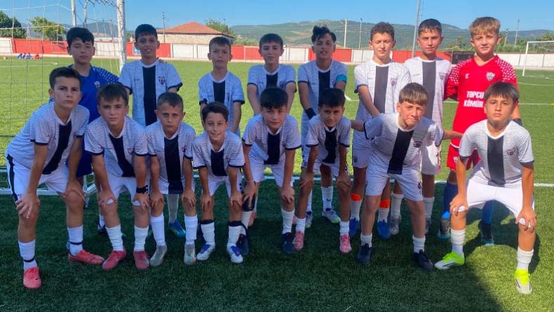 Somaspor U13, Selendispor'u 7 Golle Geçerek Play-Off'ta Tur Atladı