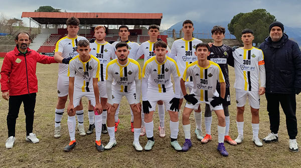 Karaelmasspor, U18 Yerel Lig’e Fırtına Gibi Başladı