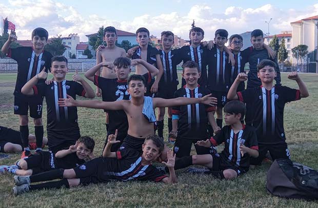 Manisa U11 Ligi’nde Somaspor Fırtınası Sürüyor: Kırkağaç Altayspor 1-6 Somaspor