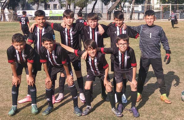 Manisa U11 Ligi'ne Galibiyetle Başlayan Somaspor U11, Gelecek İçin Umut Verdi